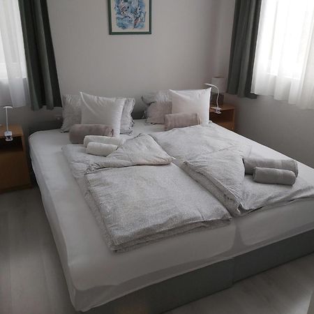 Apartmanhaz Horvath Lägenhet Balatonboglár Exteriör bild