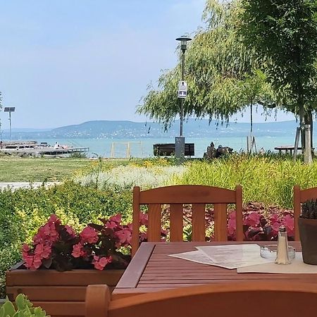 Apartmanhaz Horvath Lägenhet Balatonboglár Exteriör bild
