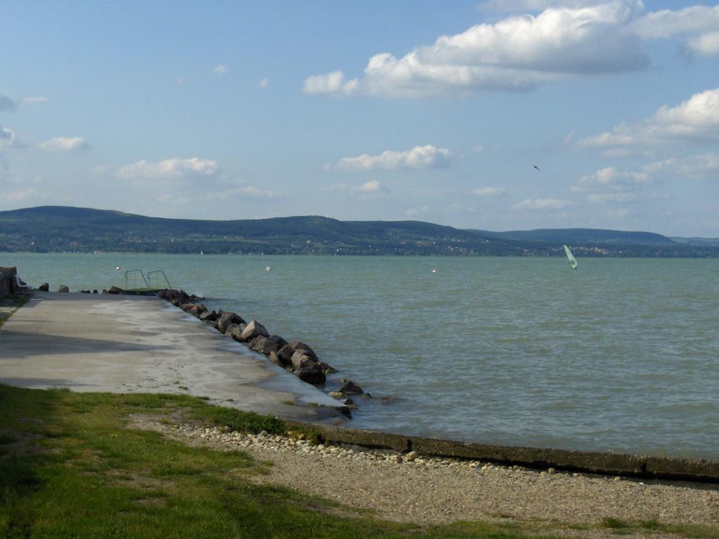 Apartmanhaz Horvath Lägenhet Balatonboglár Exteriör bild