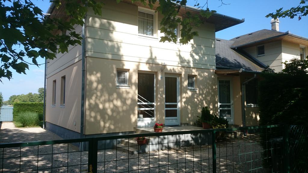 Apartmanhaz Horvath Lägenhet Balatonboglár Exteriör bild