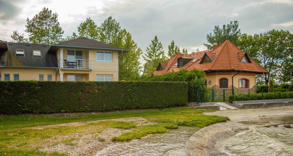 Apartmanhaz Horvath Lägenhet Balatonboglár Exteriör bild